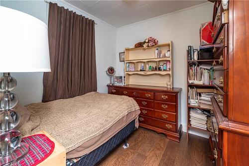 1291 Cannon Street E, Hamilton, ON - Indoor Photo Showing Bedroom