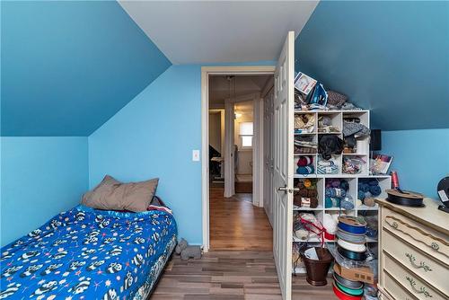 1291 Cannon Street E, Hamilton, ON - Indoor Photo Showing Bedroom