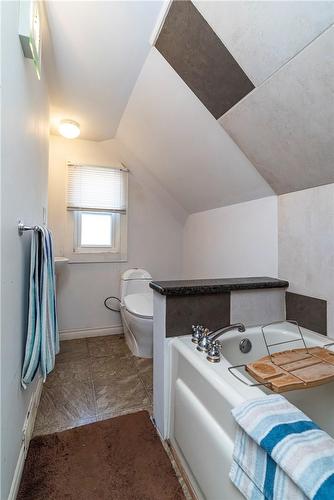 1291 Cannon Street E, Hamilton, ON - Indoor Photo Showing Bathroom