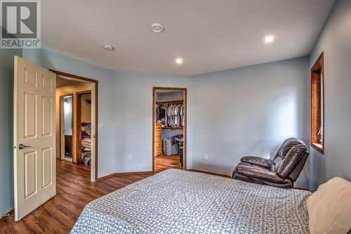 96 Rawlings Lake Road, Lumby, BC - Indoor Photo Showing Bedroom