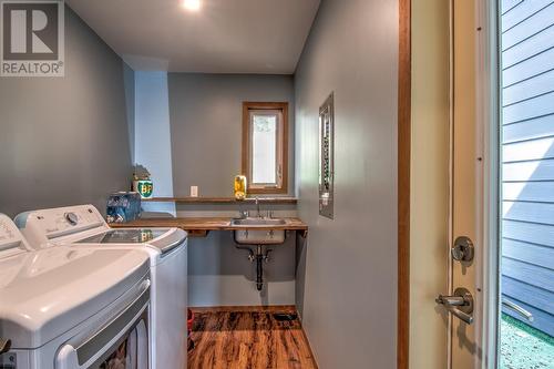 96 Rawlings Lake Road, Lumby, BC - Indoor Photo Showing Laundry Room