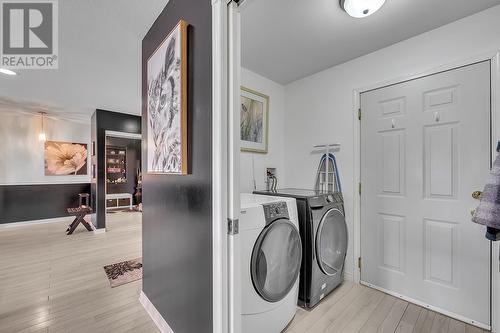 10291 Columbia Way, Vernon, BC - Indoor Photo Showing Laundry Room