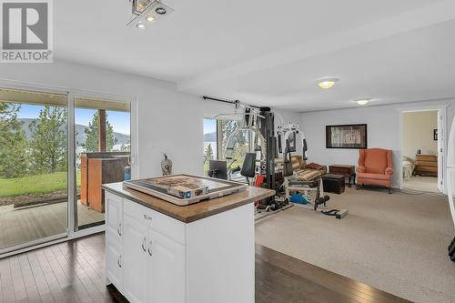 10291 Columbia Way, Vernon, BC - Indoor Photo Showing Gym Room