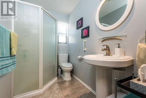 35 Bayview Crescent, Osoyoos, BC - Indoor Photo Showing Bathroom