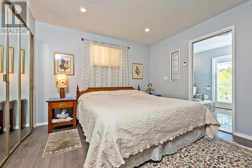 35 Bayview Crescent, Osoyoos, BC - Indoor Photo Showing Bedroom