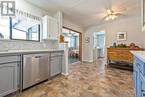 35 Bayview Crescent, Osoyoos, BC - Indoor Photo Showing Kitchen