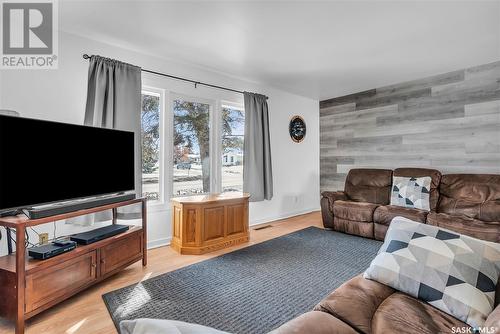 1813 Park Avenue, Saskatoon, SK - Indoor Photo Showing Living Room