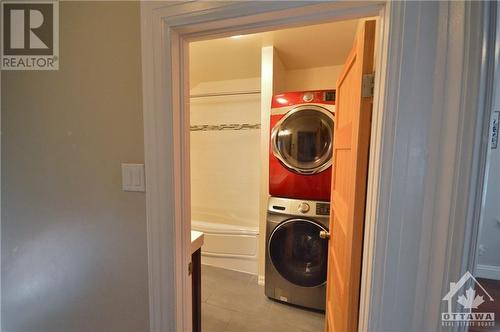 57 Ivy Crescent, Ottawa, ON - Indoor Photo Showing Laundry Room