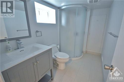 57 Ivy Crescent, Ottawa, ON - Indoor Photo Showing Bathroom