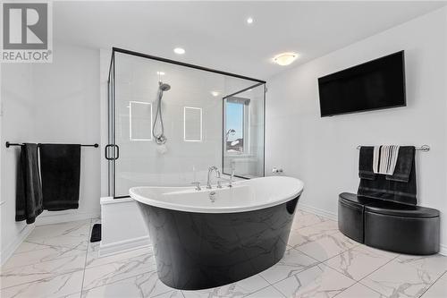 Primary bedroom has luxurious spa like ensuite. - 165 Finsbury Avenue, Stittsville, ON - Indoor Photo Showing Bathroom
