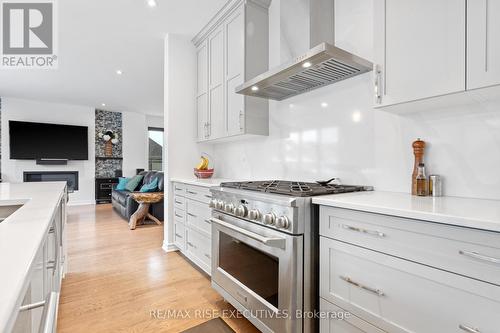 165 Finsbury Avenue, Ottawa, ON - Indoor Photo Showing Kitchen With Upgraded Kitchen