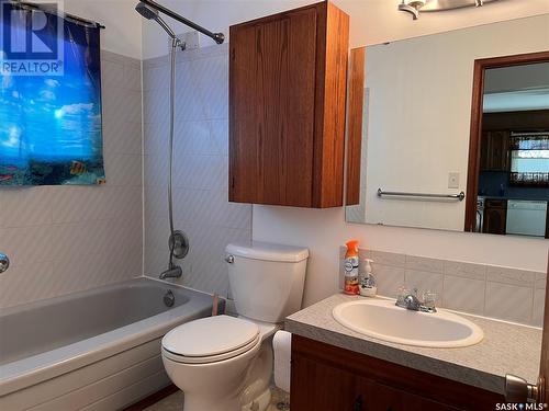 609 B Avenue W, Wynyard, SK - Indoor Photo Showing Bathroom