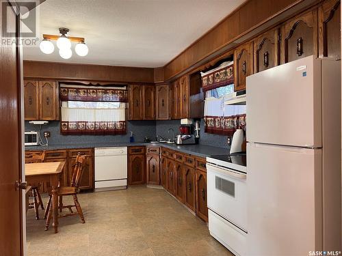609 B Avenue W, Wynyard, SK - Indoor Photo Showing Kitchen