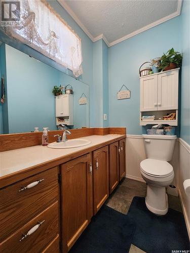 358 Prince Edward Street, Melville, SK - Indoor Photo Showing Bathroom