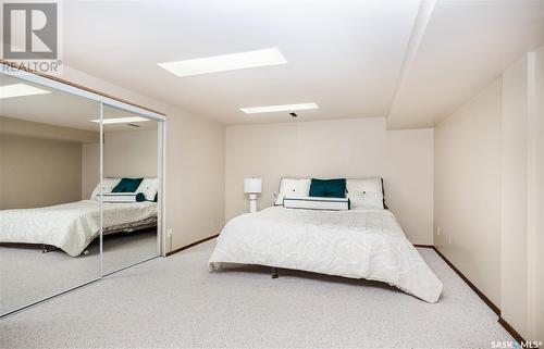 735 Wakaw Terrace, Saskatoon, SK - Indoor Photo Showing Bedroom