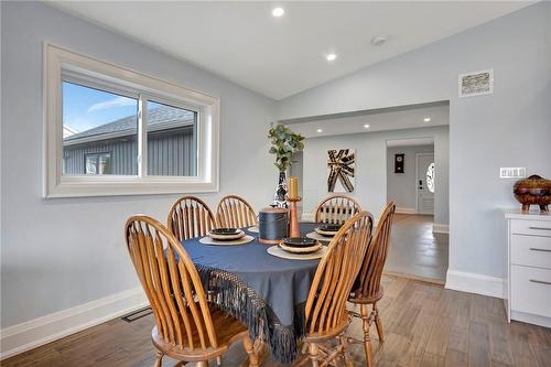 565 Second Road E, Stoney Creek, ON - Indoor Photo Showing Dining Room