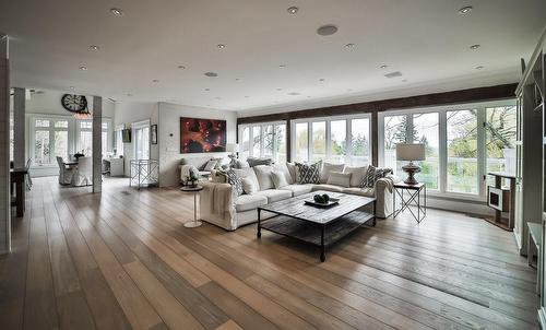 4028 Millar Crescent, Burlington, ON - Indoor Photo Showing Living Room With Fireplace
