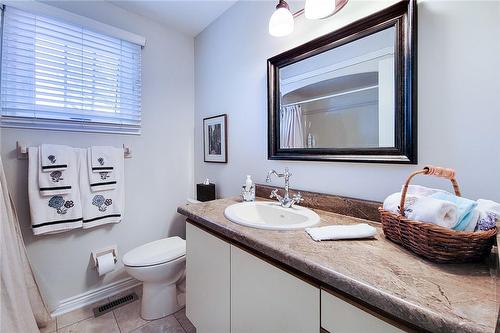 35 Galley Road, Ancaster, ON - Indoor Photo Showing Bathroom