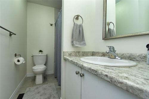 31 Arlington Parkway, Paris, ON - Indoor Photo Showing Bathroom
