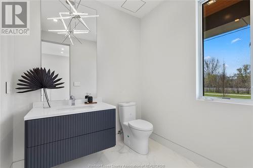 1252 Shoreline, Lakeshore, ON - Indoor Photo Showing Bathroom