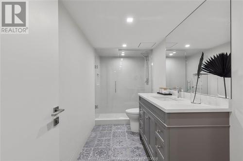 1252 Shoreline, Lakeshore, ON - Indoor Photo Showing Bathroom