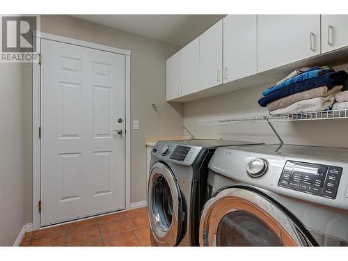 2320 Country Club Drive, Kelowna, BC - Indoor Photo Showing Laundry Room