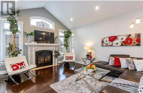 377 Darcy Drive, Strathroy-Caradoc, ON - Indoor Photo Showing Living Room With Fireplace