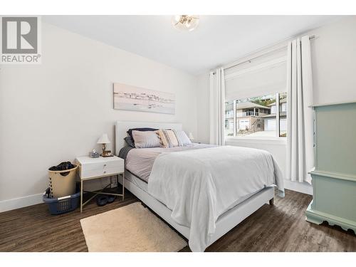 1181 17 Avenue Se, Salmon Arm, BC - Indoor Photo Showing Bedroom