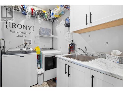 1181 17 Avenue Se, Salmon Arm, BC - Indoor Photo Showing Laundry Room