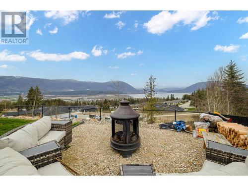 1181 17 Avenue Se, Salmon Arm, BC - Outdoor With View