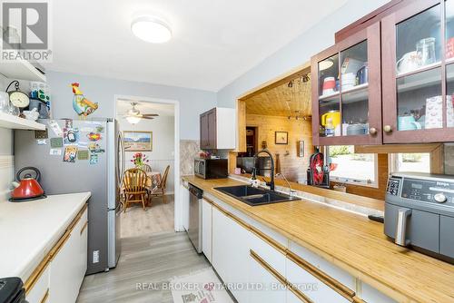 6135 Second Line, Erin, ON - Indoor Photo Showing Kitchen With Double Sink