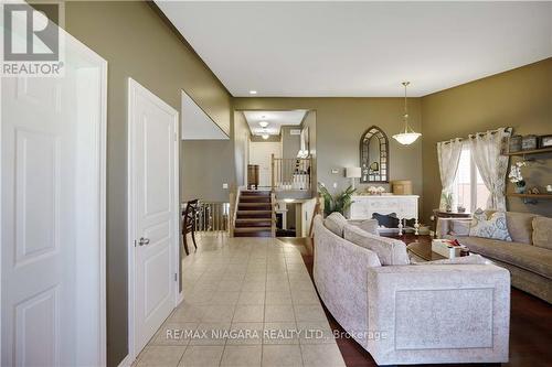 7228 Kelly Dr, Niagara Falls, ON - Indoor Photo Showing Other Room