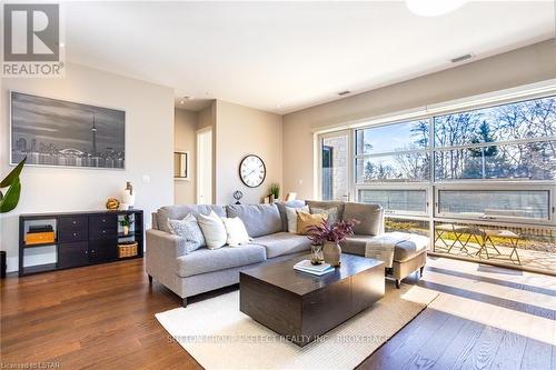 #100 -1705 Fiddlehead Pl, London, ON - Indoor Photo Showing Living Room