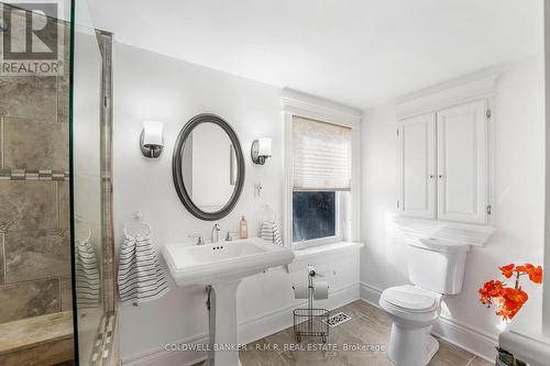 5086 Main St, Clarington, ON - Indoor Photo Showing Bathroom