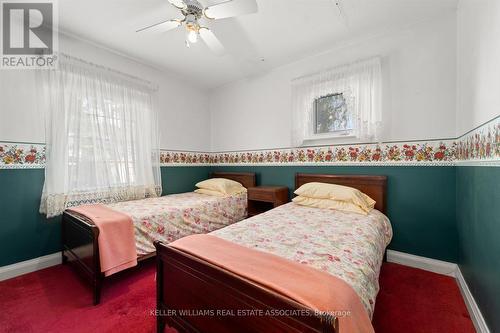 1404 Milton Ave, Mississauga, ON - Indoor Photo Showing Bedroom