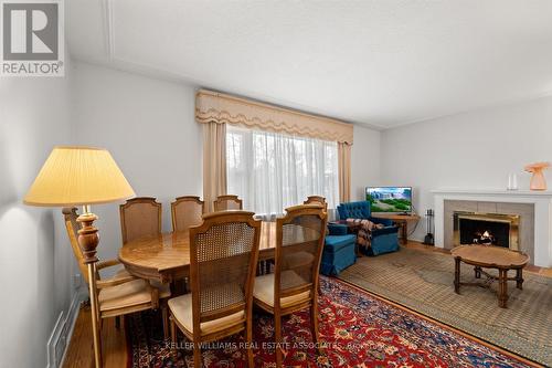 1404 Milton Ave, Mississauga, ON - Indoor Photo Showing Dining Room
