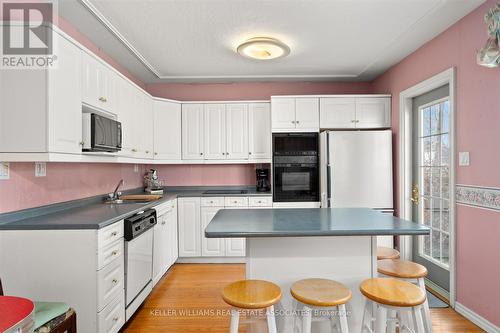 1404 Milton Ave, Mississauga, ON - Indoor Photo Showing Kitchen