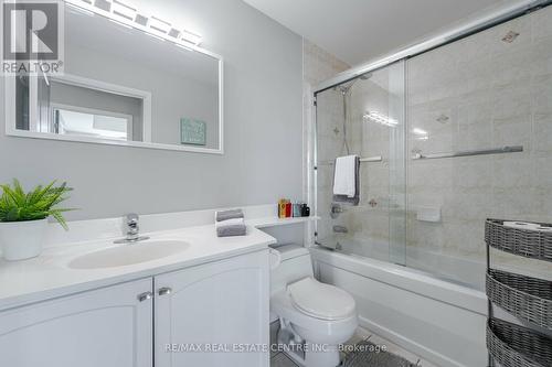 #1004 -70 Absolute Ave, Mississauga, ON - Indoor Photo Showing Bathroom