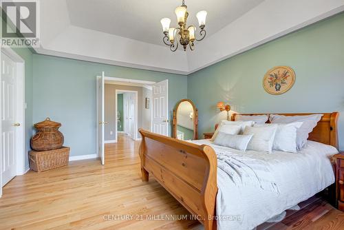 2555 Nichols Drive, Oakville, ON - Indoor Photo Showing Bedroom