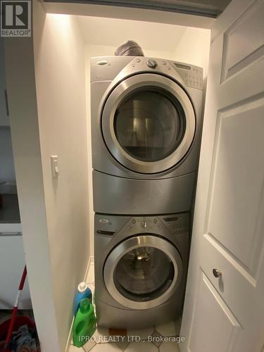 140 Cromwell Cres N, Hamilton, ON - Indoor Photo Showing Laundry Room