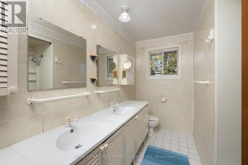 143 Glenview Dr, Mississauga, ON - Indoor Photo Showing Bathroom