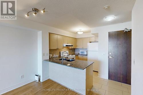#1706 -7 North Park Rd, Vaughan, ON - Indoor Photo Showing Kitchen With Double Sink