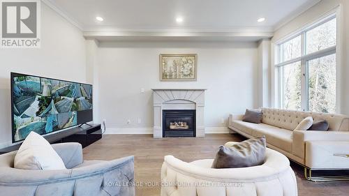 50 Valley Ridge Ave, Richmond Hill, ON - Indoor Photo Showing Living Room With Fireplace