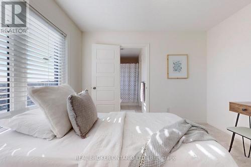 50 Tango Cres, Newmarket, ON - Indoor Photo Showing Bedroom