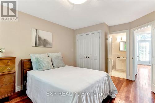 410 Linda Lane, Wasaga Beach, ON - Indoor Photo Showing Bedroom