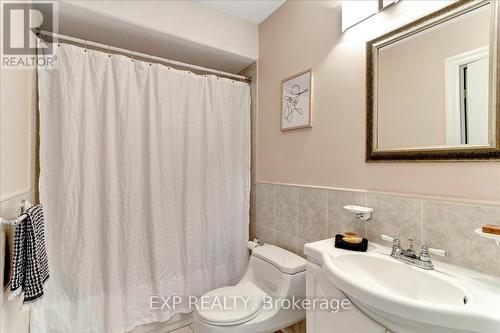 410 Linda Lane, Wasaga Beach, ON - Indoor Photo Showing Bathroom