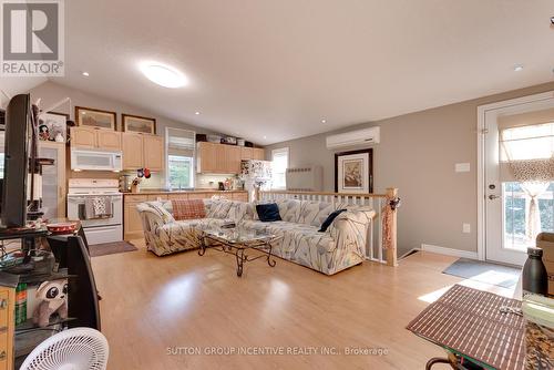 308 Miller Drive, Springwater, ON - Indoor Photo Showing Living Room