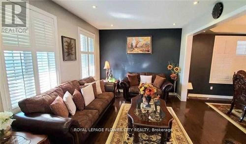 3 Lexington Rd, Brampton, ON - Indoor Photo Showing Living Room