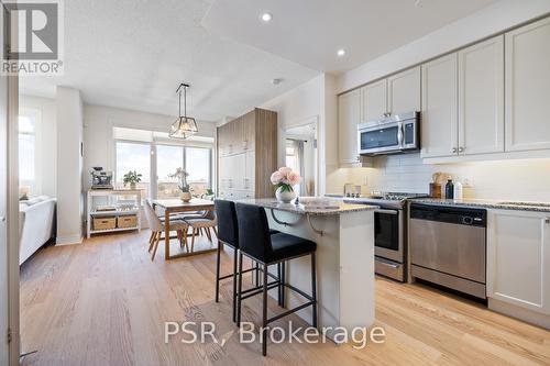 #806 -701 Sheppard Ave W, Toronto, ON - Indoor Photo Showing Kitchen With Upgraded Kitchen