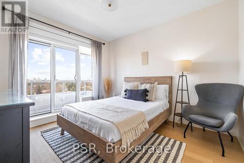 #806 -701 Sheppard Ave W, Toronto, ON - Indoor Photo Showing Bedroom